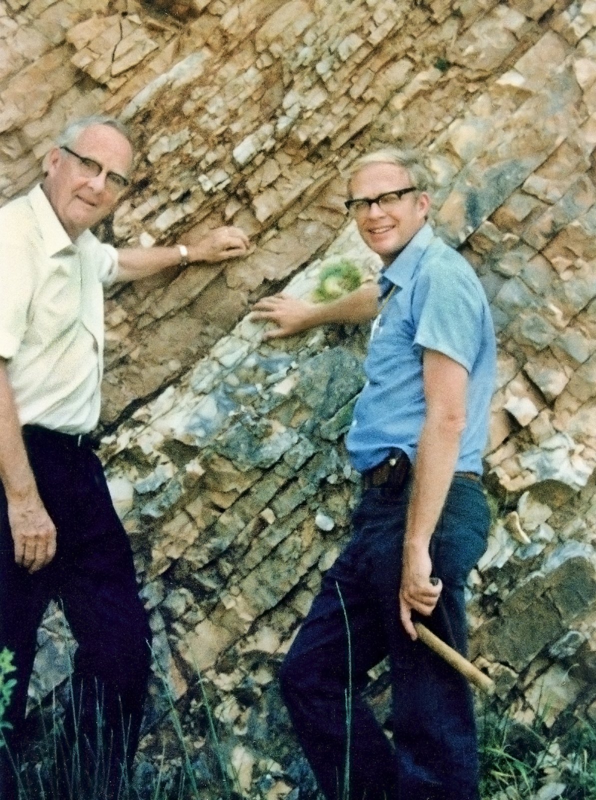 Luis e Walter Alvarez al limite K-T di Gubbio